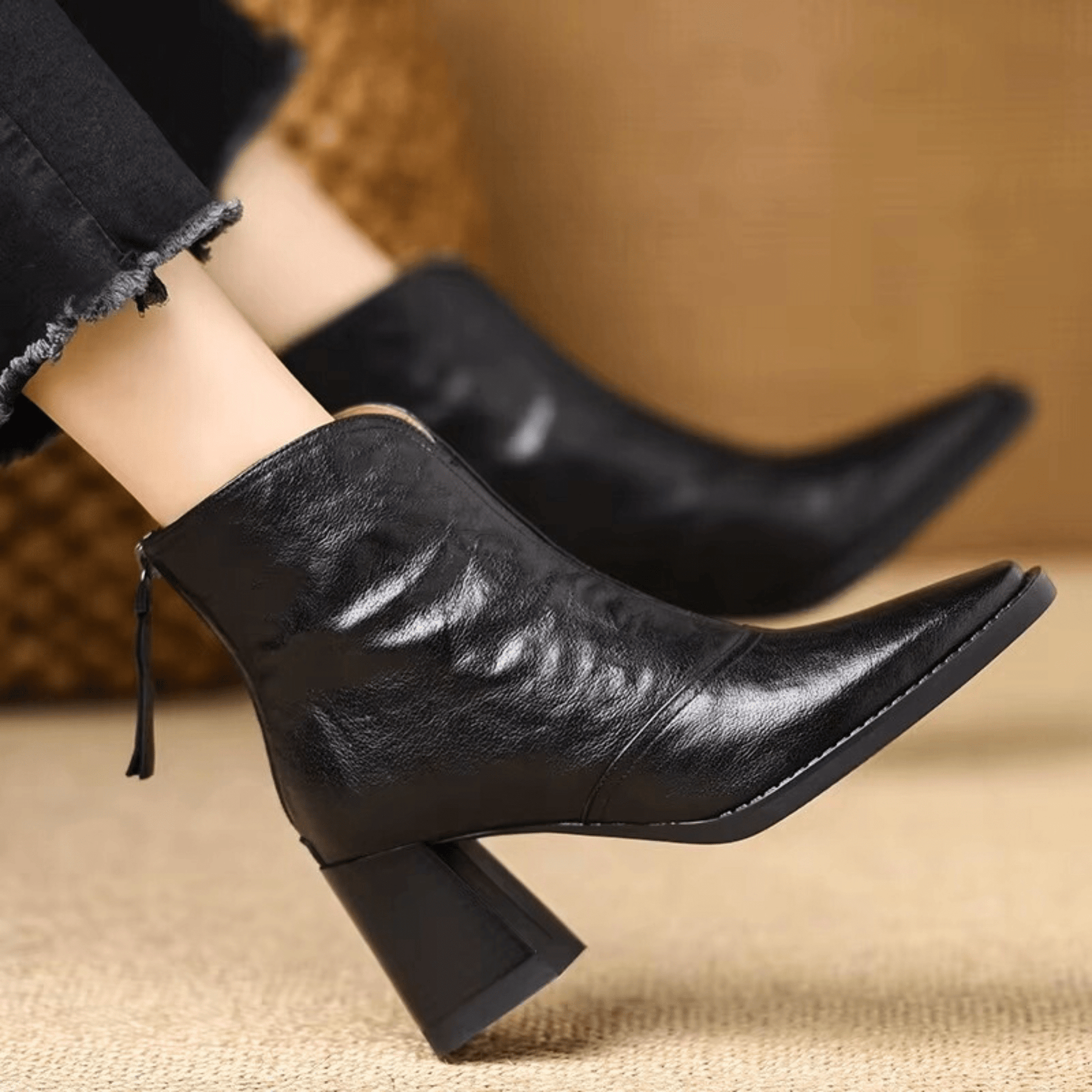 Savéline | Chic Ankle Boots with Total Support