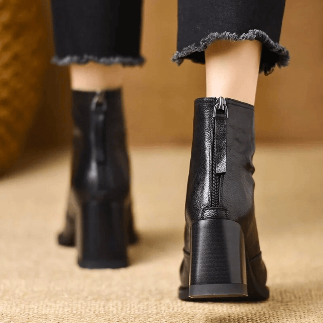 Savéline | Chic Ankle Boots with Total Support