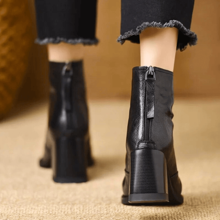 Savéline | Chic Ankle Boots with Total Support